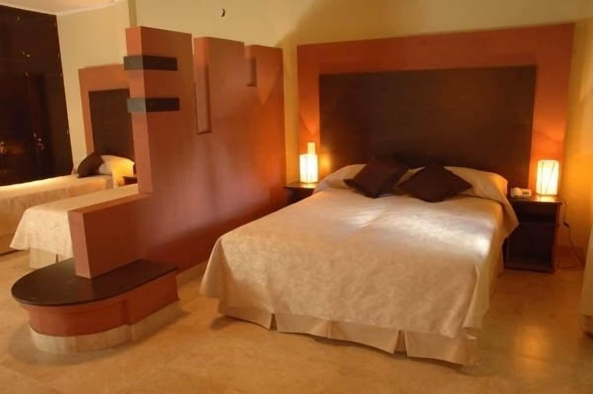 Hotel Aybal Salta Esterno foto